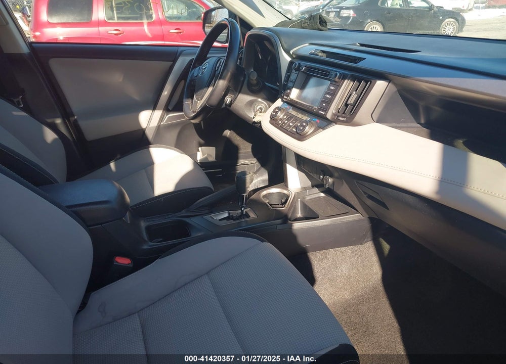 2017 TOYOTA RAV4 XLE VIN: JTMRFREV9HJ127673