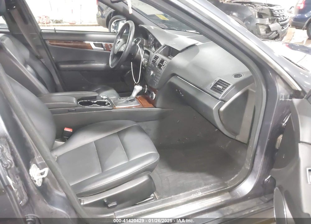 2010 MERCEDES-BENZ C 300 VIN: WDDGF8BB4AR087219