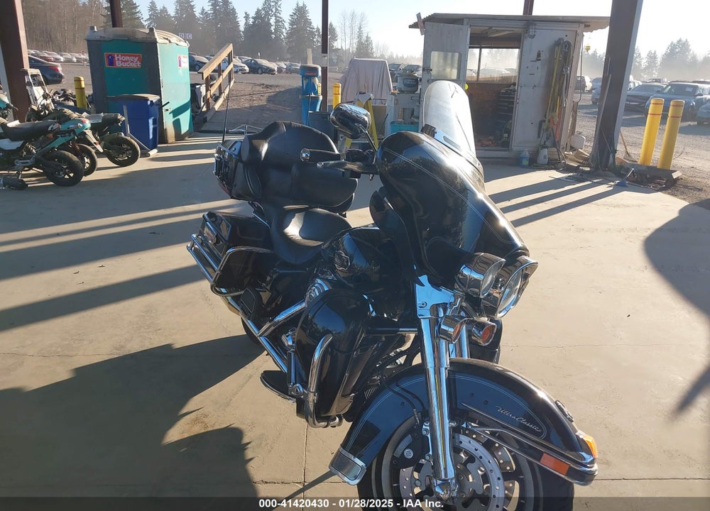 2008 HARLEY-DAVIDSON FLHTCUI VIN: 1HD1FC4138Y612891
