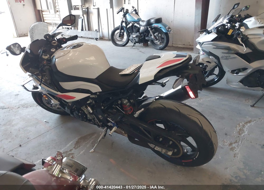 2024 BMW S 1000 RR VIN: WB10E6308R6J21804