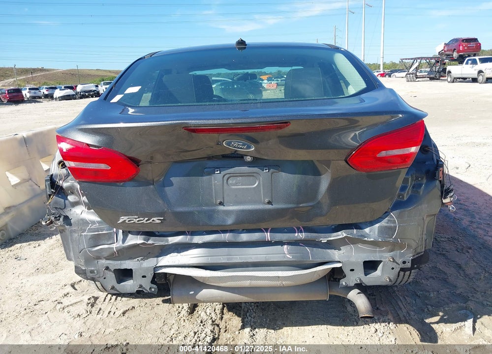 2017 FORD FOCUS VIN: 1FADP3E27HL202357
