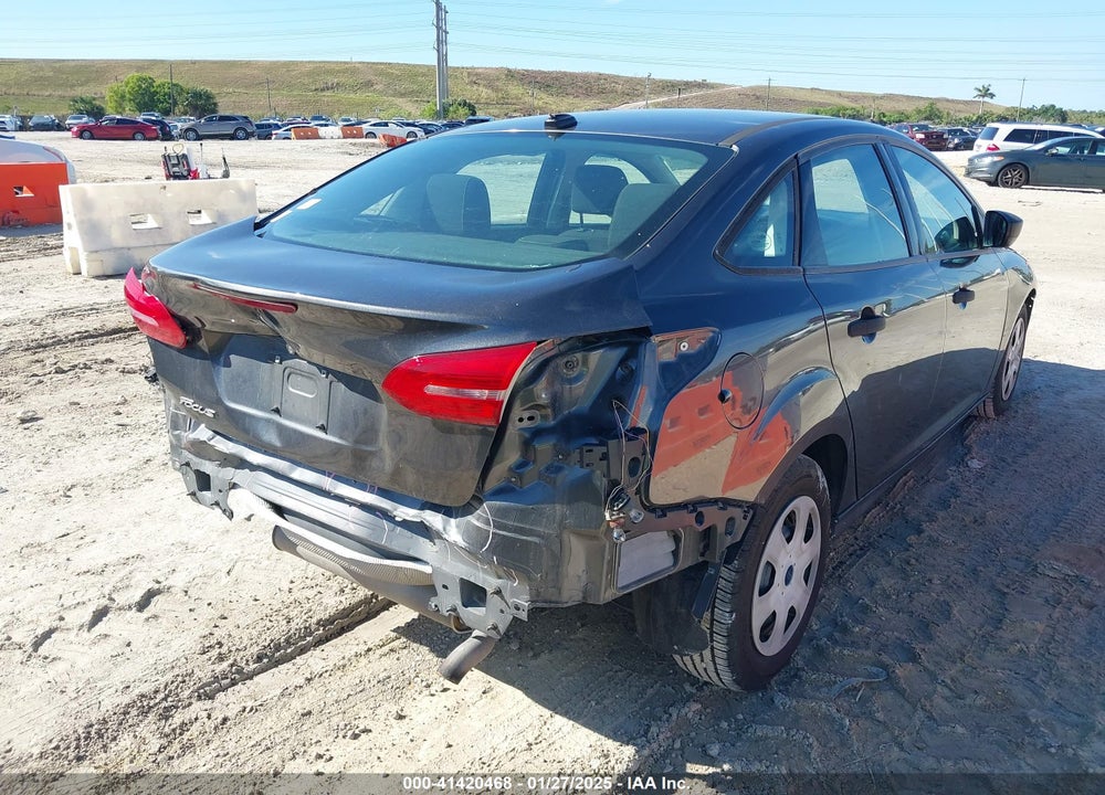 2017 FORD FOCUS VIN: 1FADP3E27HL202357