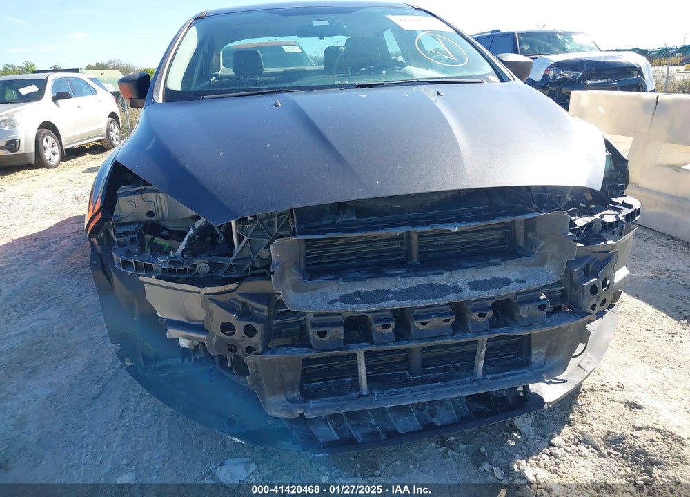 2017 FORD FOCUS VIN: 1FADP3E27HL202357