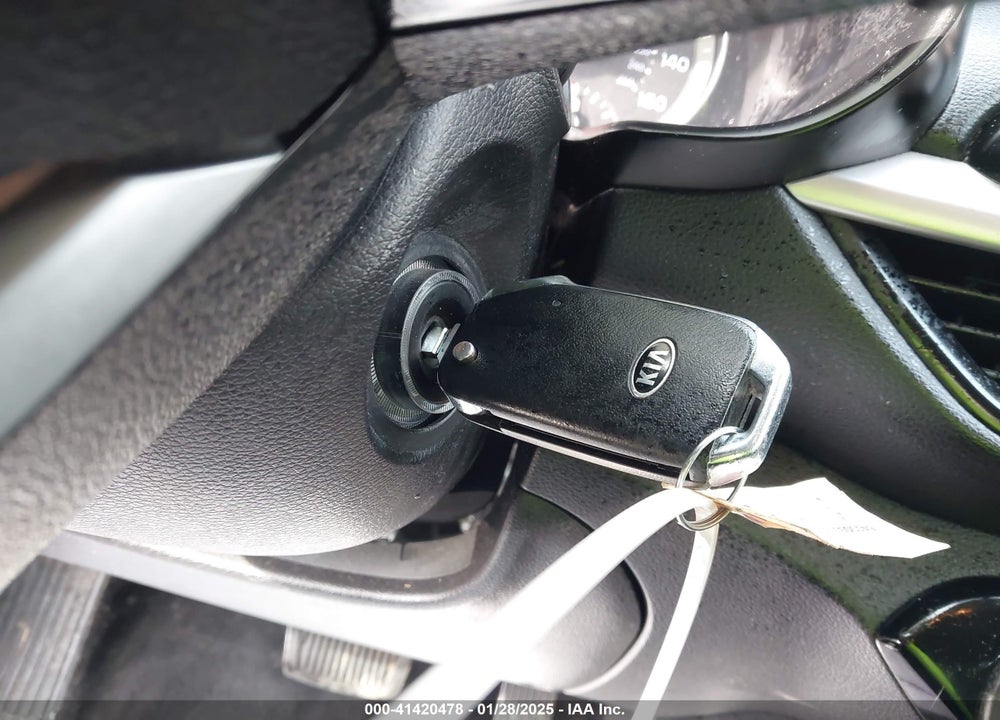 2019 KIA FORTE LXS VIN: 3KPF24AD1KE134586