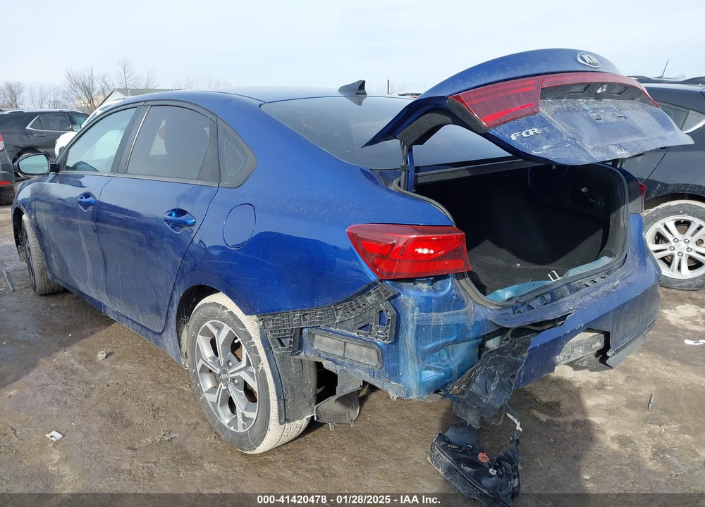 2019 KIA FORTE LXS VIN: 3KPF24AD1KE134586