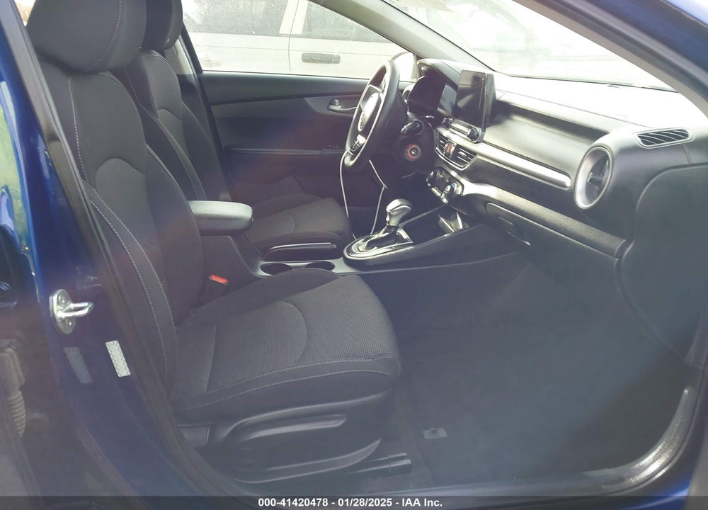 2019 KIA FORTE LXS VIN: 3KPF24AD1KE134586