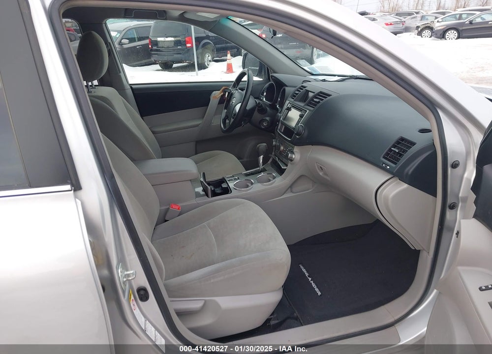 2013 TOYOTA HIGHLANDER BASE PLUS V6 VIN: 5TDBK3EH0DS255530