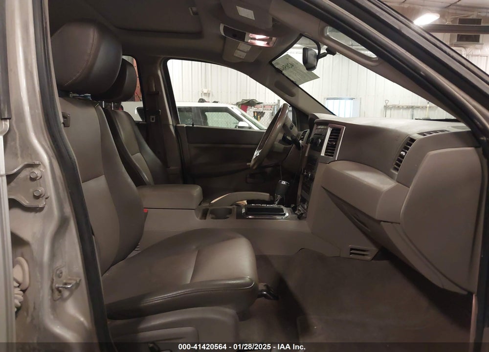 2008 JEEP GRAND CHEROKEE LAREDO VIN: 1J8GR48K98C137166