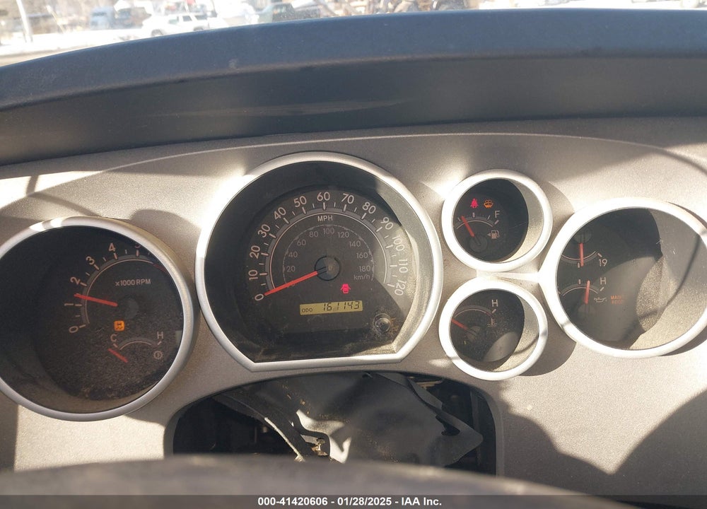 2011 TOYOTA TUNDRA GRADE 5.7L V8 VIN: 5TFUY5F14BX193948