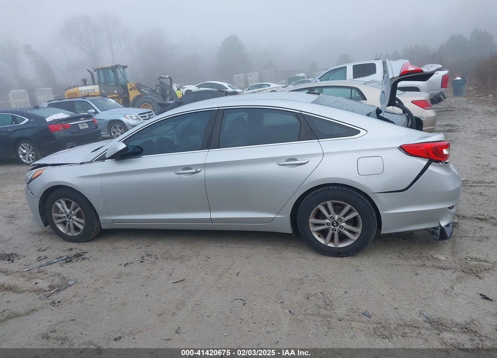 2016 HYUNDAI SONATA VIN: 5NPE24AF5GH304108