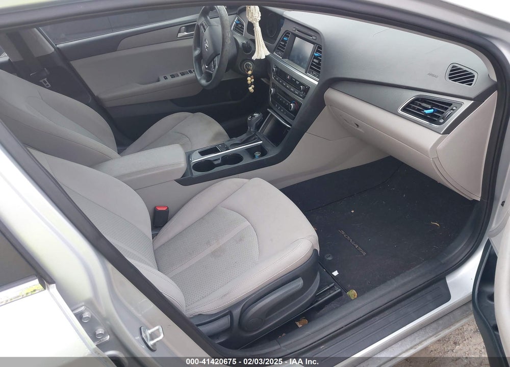 2016 HYUNDAI SONATA VIN: 5NPE24AF5GH304108
