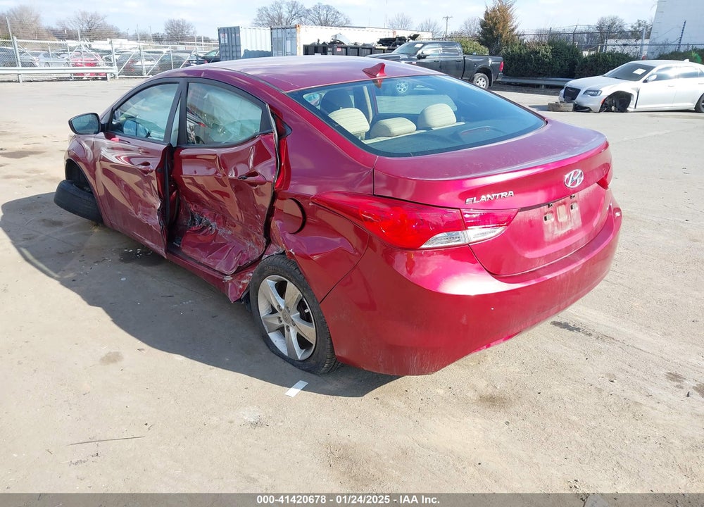 2013 HYUNDAI ELANTRA VIN: 5NPDH4AE6DH281421