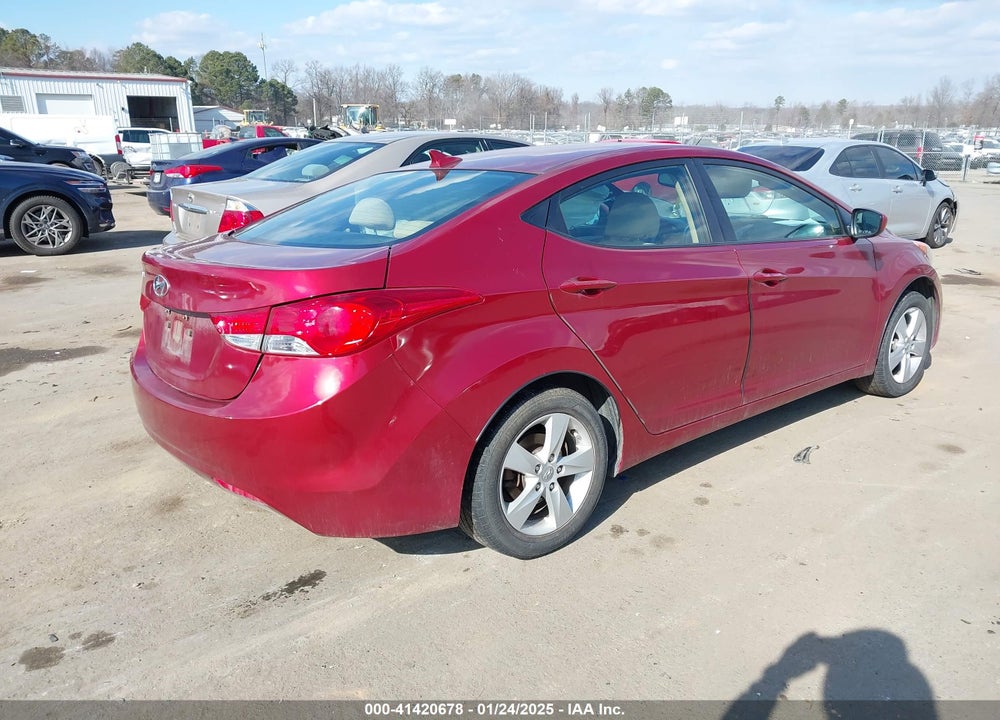 2013 HYUNDAI ELANTRA VIN: 5NPDH4AE6DH281421