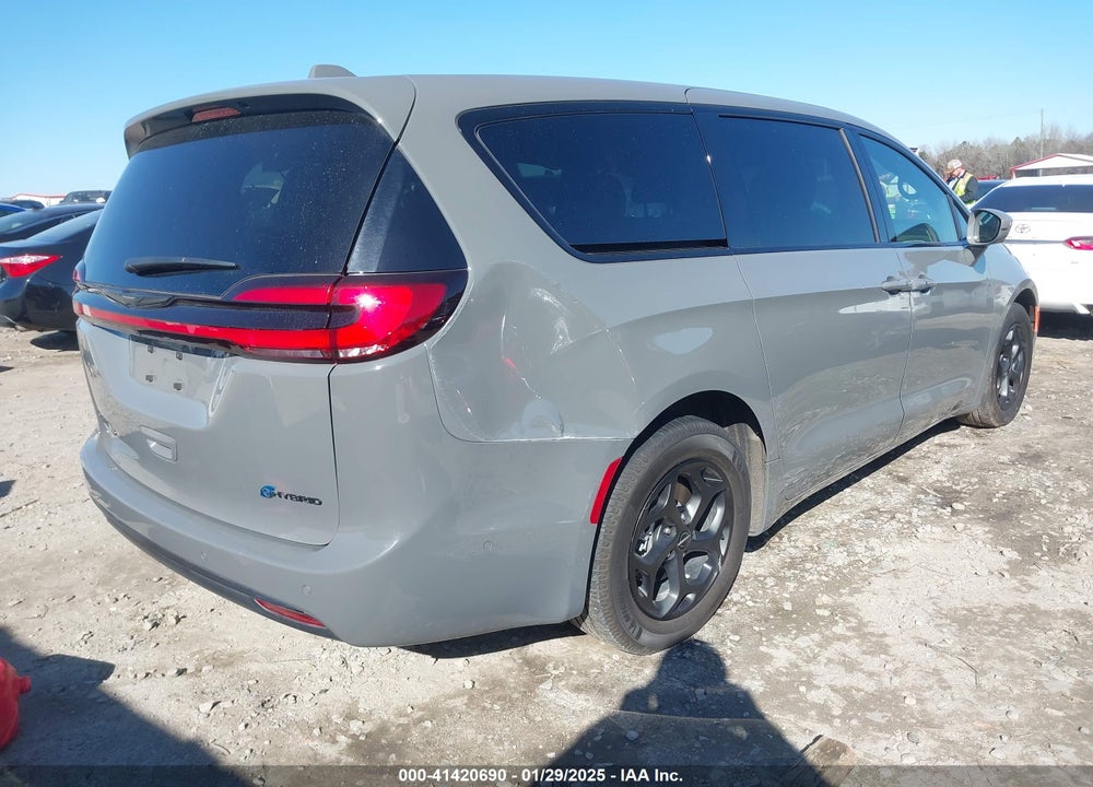 2022 CHRYSLER PACIFICA HYBRID TOURING L VIN: 2C4RC1L79NR213703