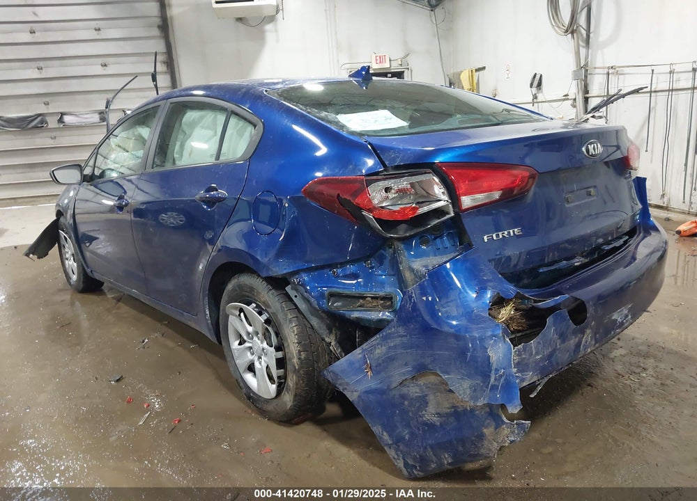 2018 KIA FORTE LX VIN: 3KPFK4A74JE258375