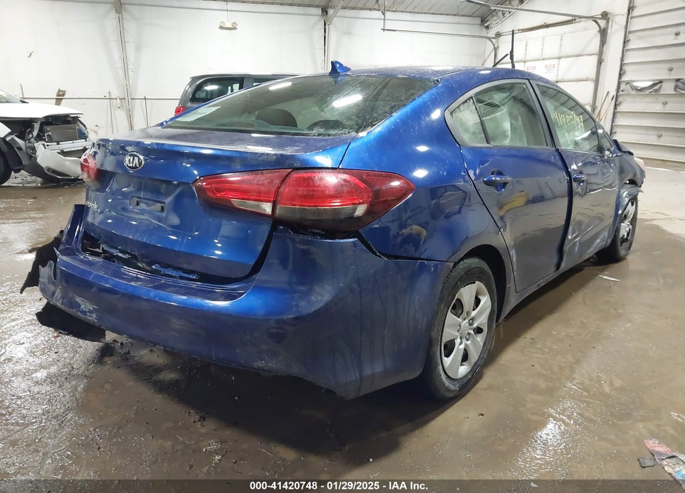 2018 KIA FORTE LX VIN: 3KPFK4A74JE258375