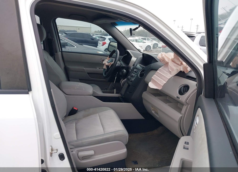2014 HONDA PILOT LX VIN: 5FNYF3H22EB007209