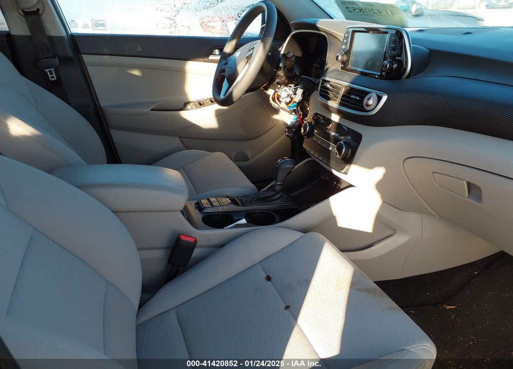 2019 HYUNDAI TUCSON SE VIN: KM8J23A49KU975296