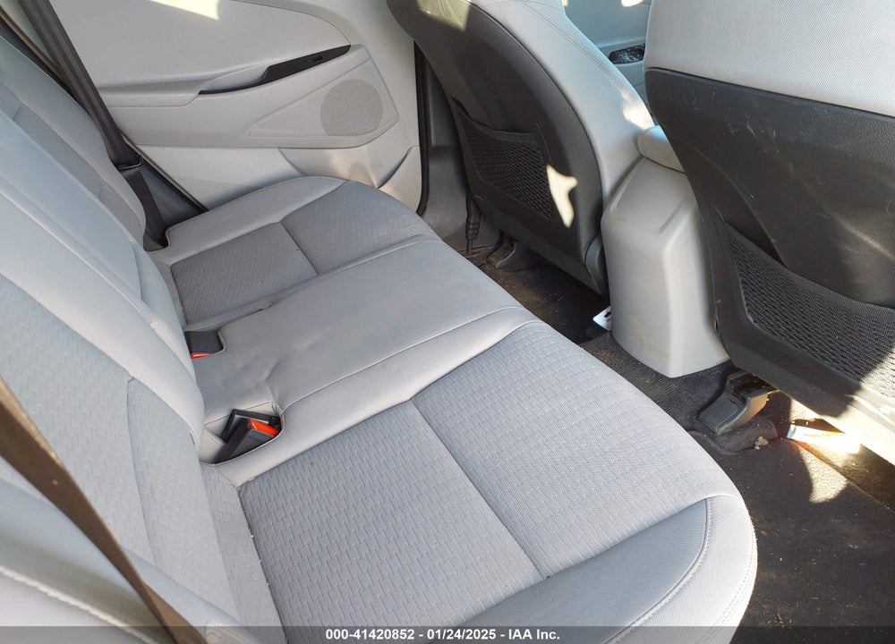 2019 HYUNDAI TUCSON SE VIN: KM8J23A49KU975296