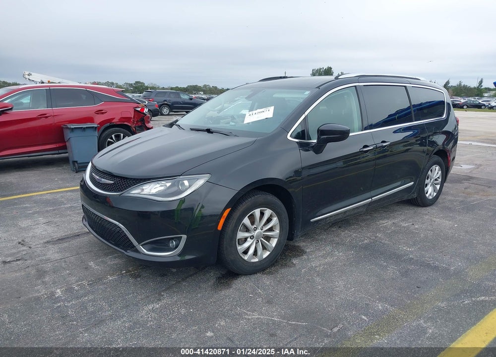 2019 CHRYSLER PACIFICA TOURING L VIN: 2C4RC1BG4KR559977