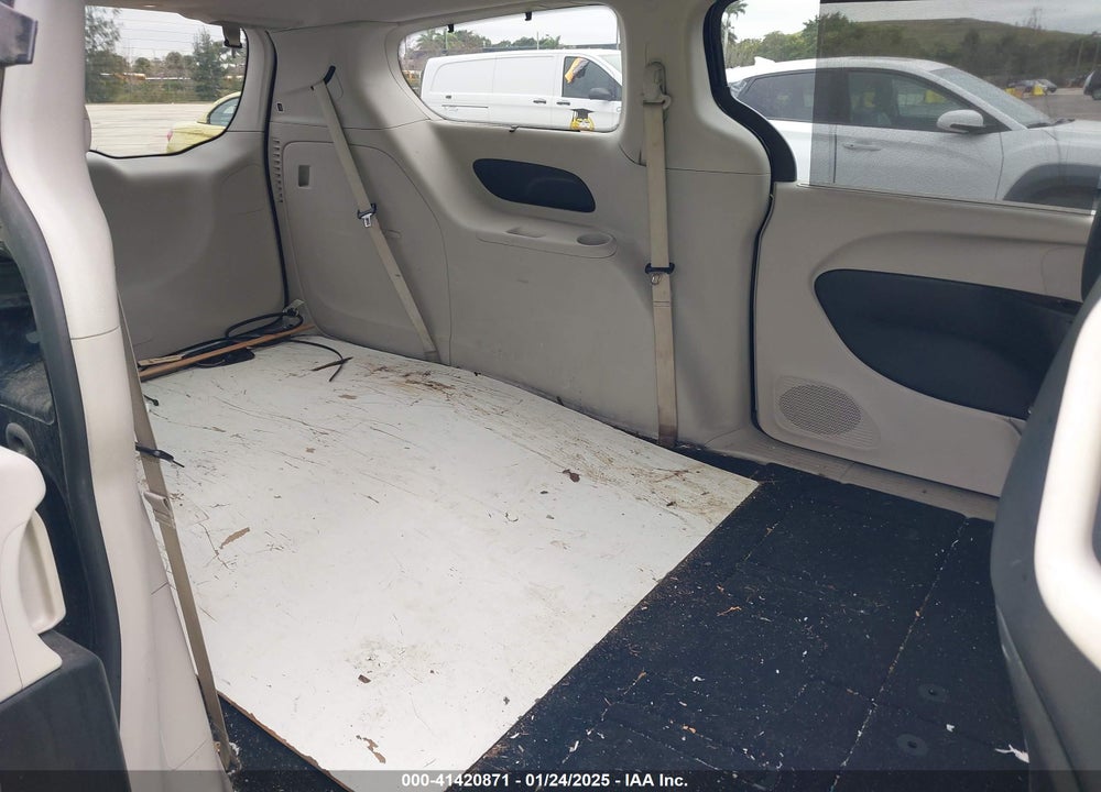 2019 CHRYSLER PACIFICA TOURING L VIN: 2C4RC1BG4KR559977
