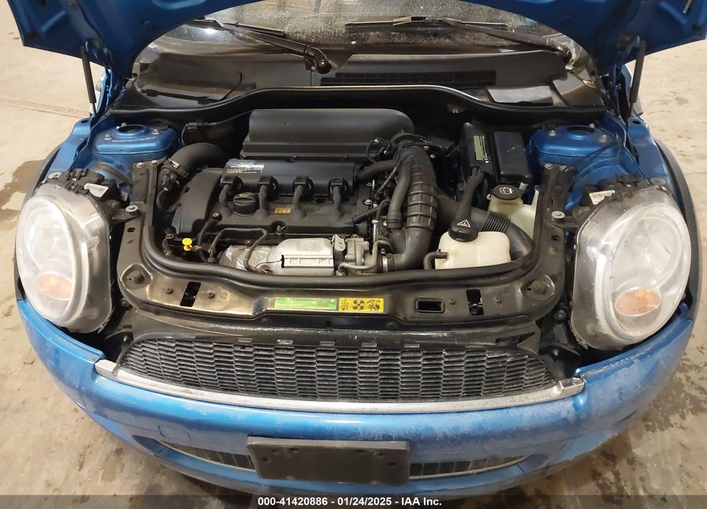 2009 MINI COOPER S VIN: WMWMF73509TW84251