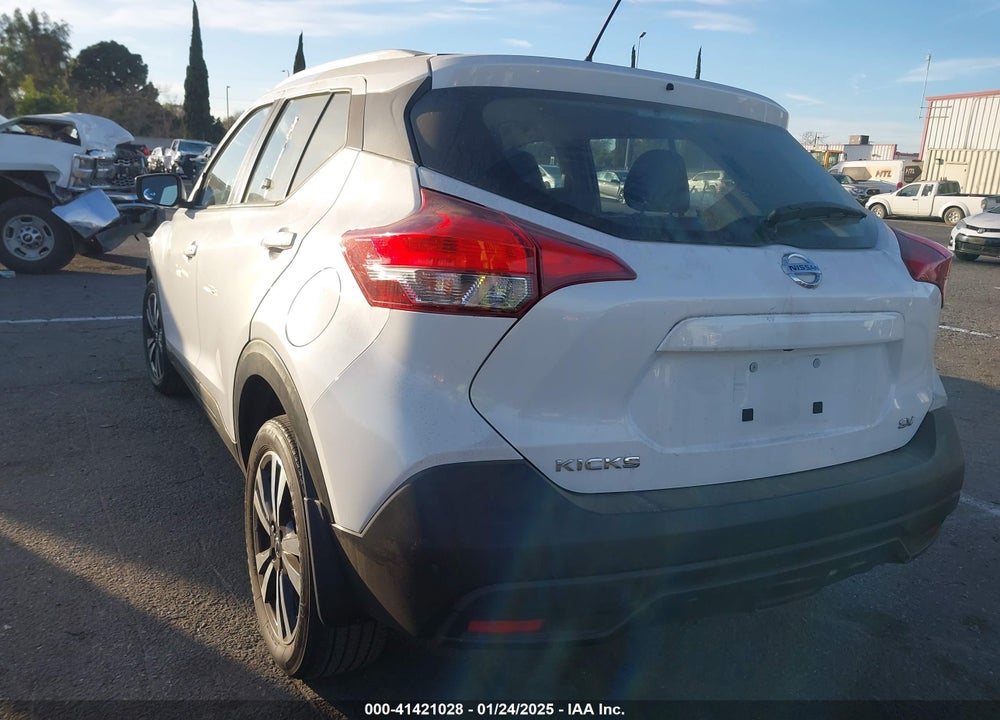 2019 NISSAN KICKS SV VIN: 3N1CP5CU7KL559218