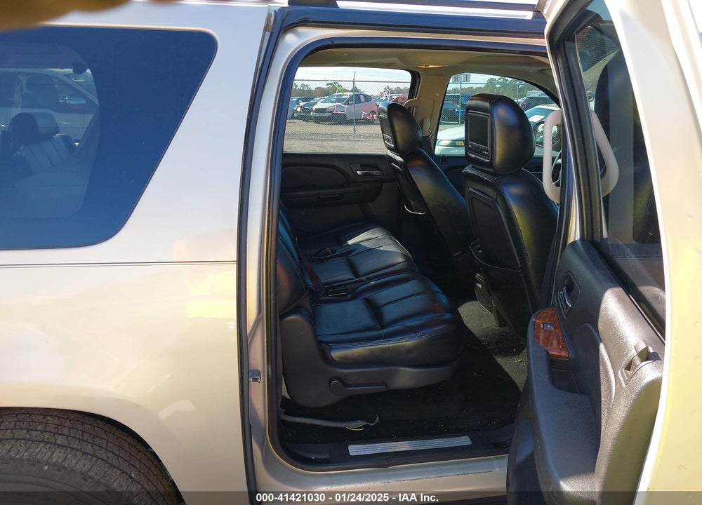 2007 CHEVROLET SUBURBAN 1500 LT VIN: 3GNFC16067G229701