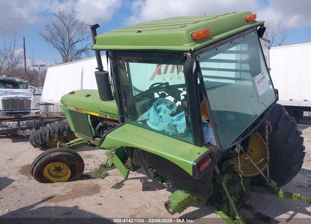1983 JOHN DEERE 2950 VIN: L02950T478402