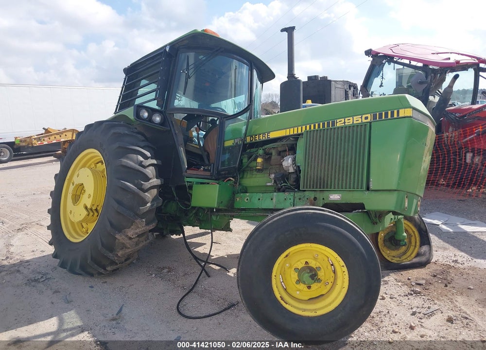 1983 JOHN DEERE 2950 VIN: L02950T478402