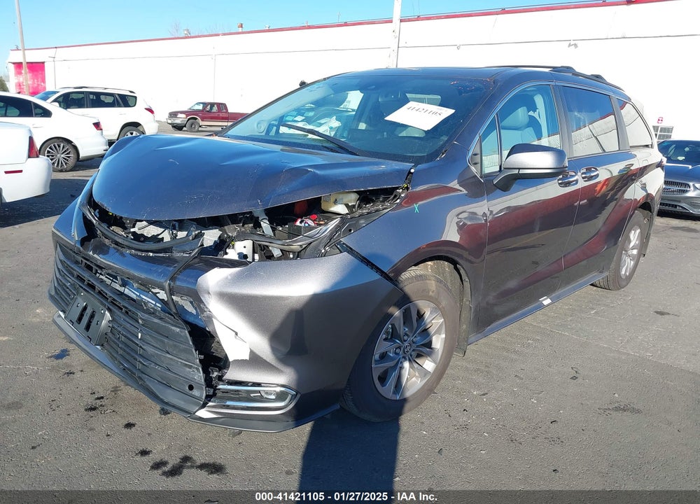 2024 TOYOTA SIENNA XLE VIN: 5TDJSKFCXRS144273