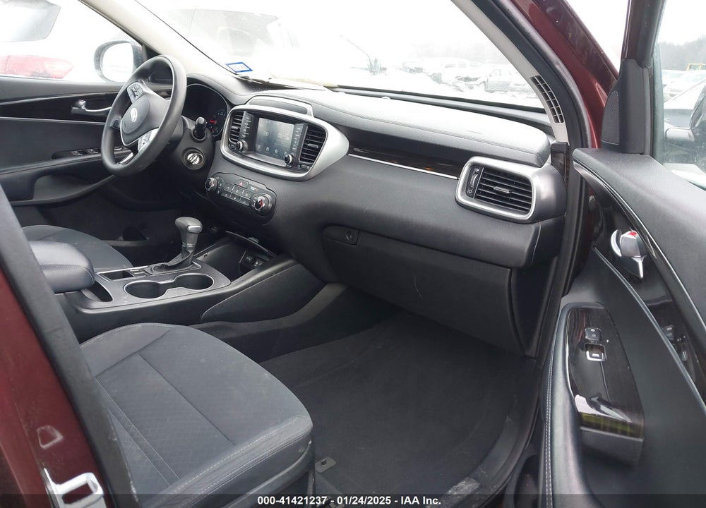 2019 KIA SORENTO VIN: 5XYPG4A35KG542363