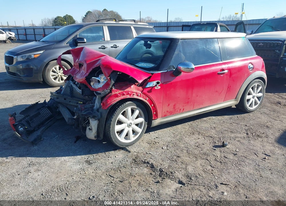 2008 MINI COOPER S VIN: WMWMF73518TV39007