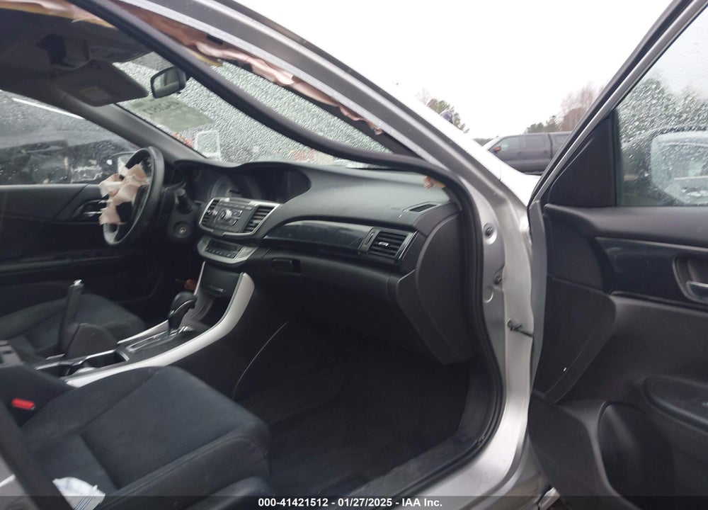 2015 HONDA ACCORD VIN: 1HGCR2F59FA095938
