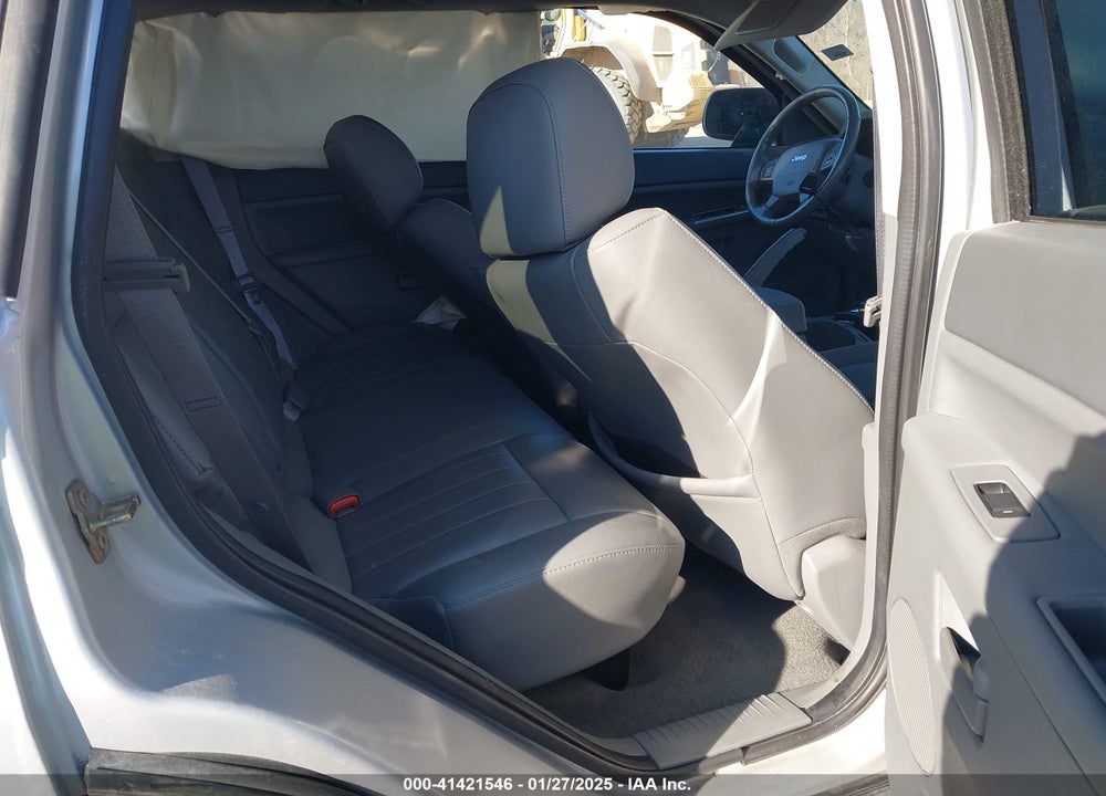 2007 JEEP GRAND CHEROKEE LAREDO VIN: 1J8GR48K77C605023