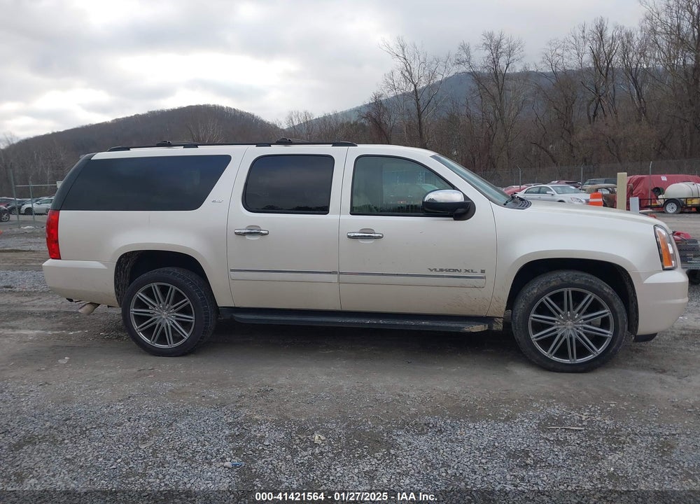 2009 GMC YUKON XL 1500 SLT2 VIN: 1GKFK36369R192867
