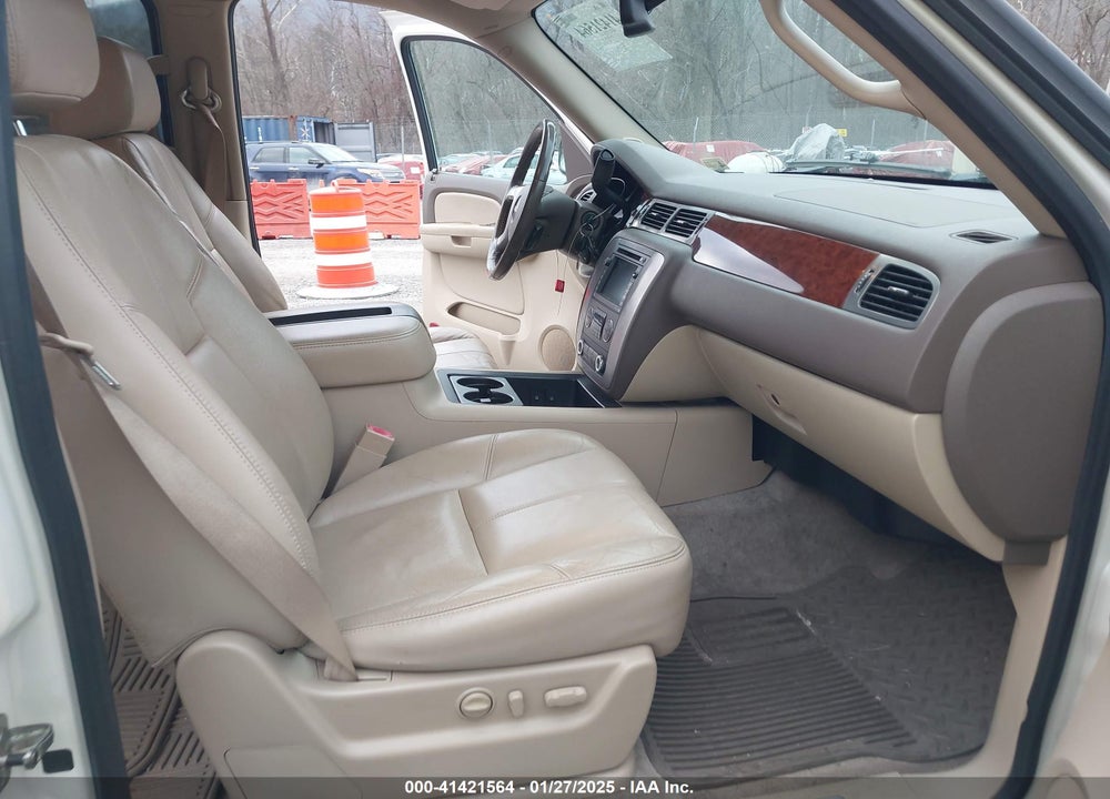 2009 GMC YUKON XL 1500 SLT2 VIN: 1GKFK36369R192867