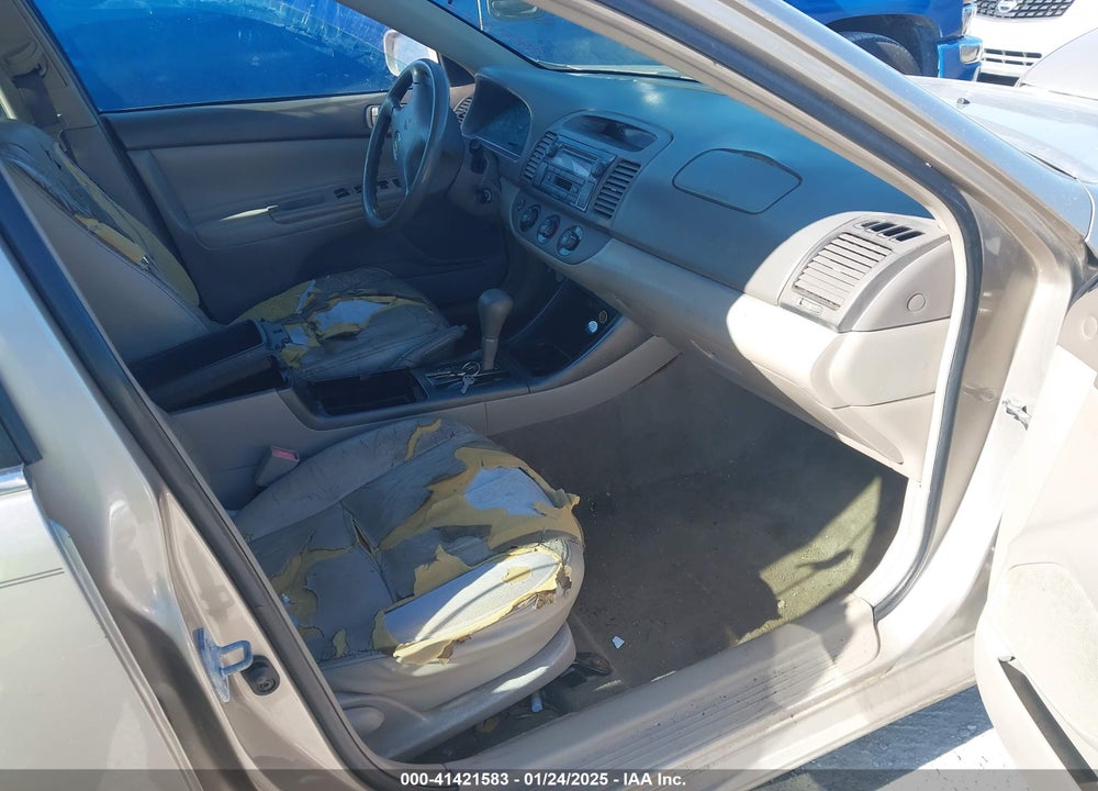 2002 TOYOTA CAMRY LE VIN: 4T1BE32K92U618449