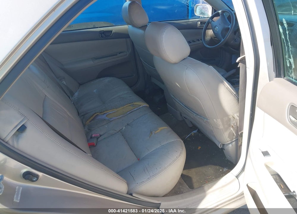 2002 TOYOTA CAMRY LE VIN: 4T1BE32K92U618449