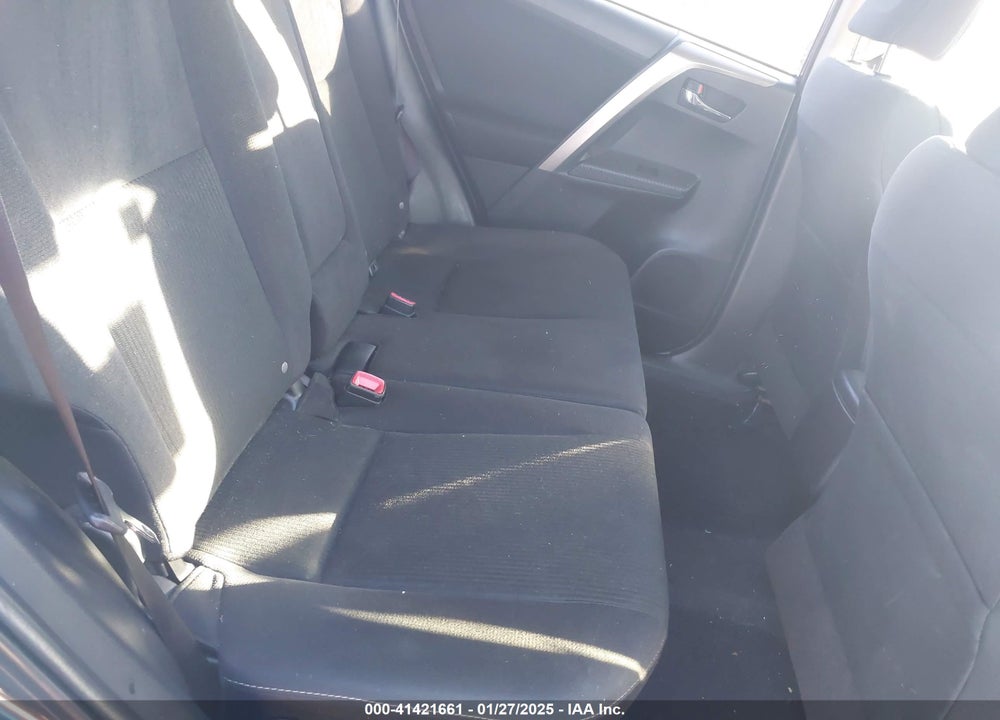 2015 TOYOTA RAV4 XLE VIN: JTMWFREV9FJ036418