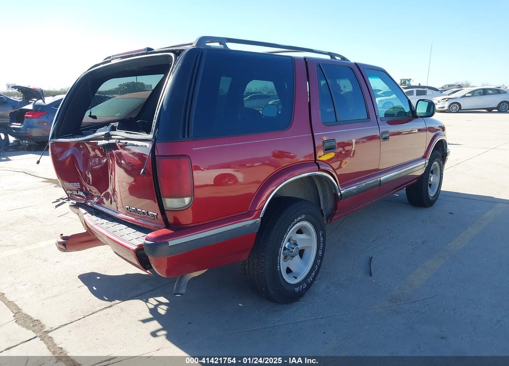 1996 CHEVROLET BLAZER VIN: 1GNCS13W7T2219261