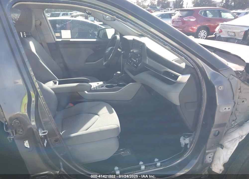 2022 TOYOTA HIGHLANDER LE VIN: 5TDZZRAH4NS096760