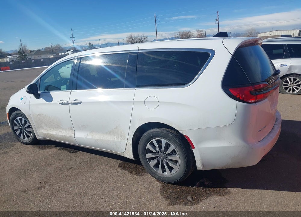 2023 CHRYSLER PACIFICA HYBRID TOURING L VIN: 2C4RC1L73PR622220