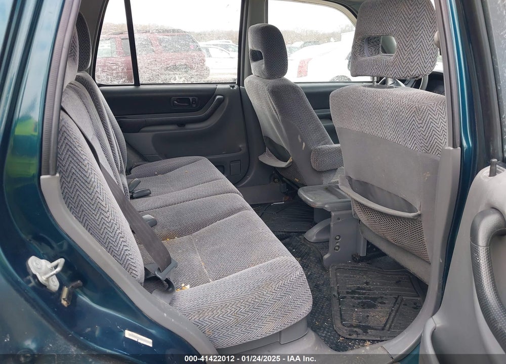 1998 HONDA CR-V LX VIN: JHLRD1840WC104149