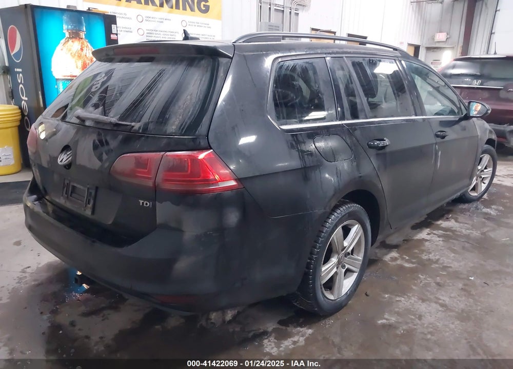 2015 VOLKSWAGEN GOLF SPORTWAGEN TDI S 4-DOOR VIN: 3VWFA7AU4FM504197
