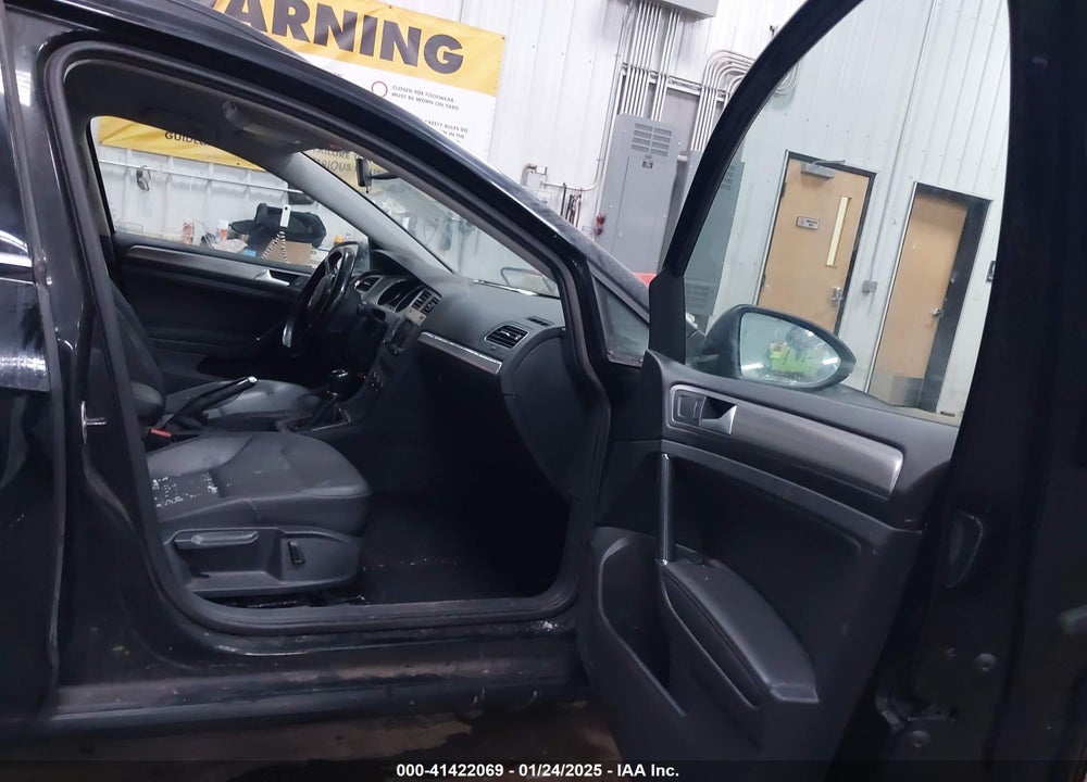 2015 VOLKSWAGEN GOLF SPORTWAGEN TDI S 4-DOOR VIN: 3VWFA7AU4FM504197