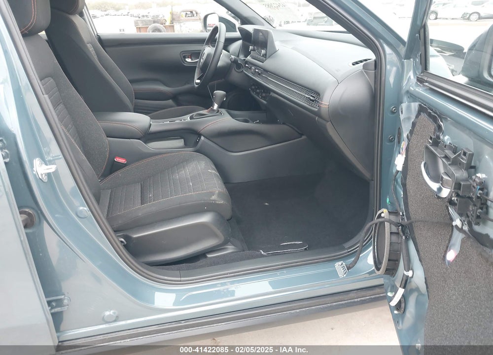 2025 HONDA HR-V VIN: 3CZRZ2H52SM734383
