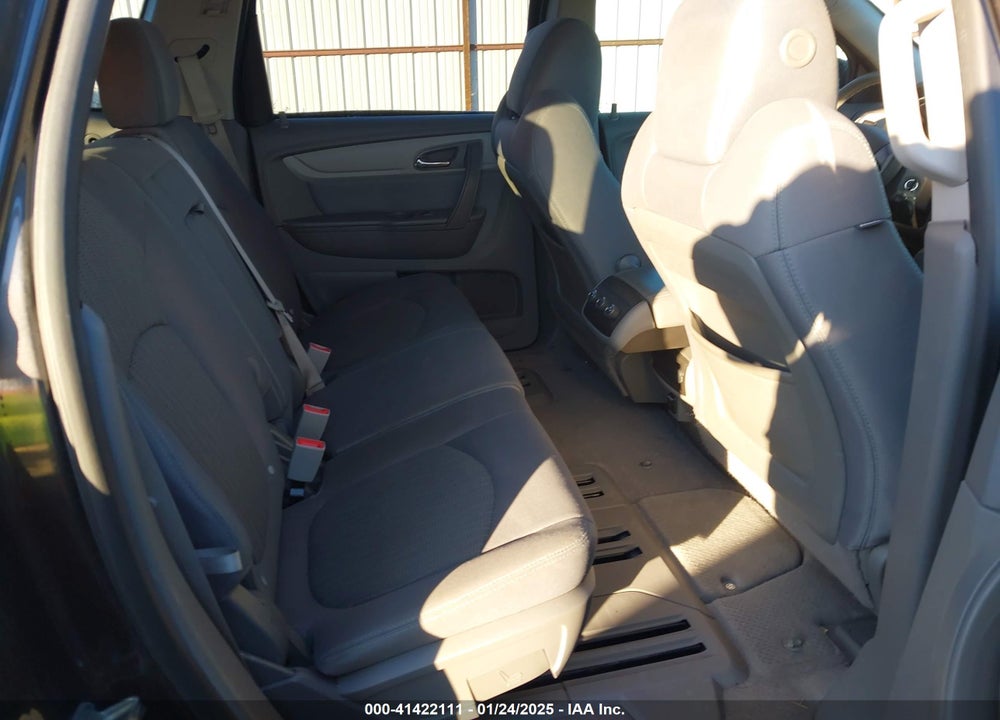 2014 CHEVROLET TRAVERSE LS VIN: 1GNKRFED2EJ239734