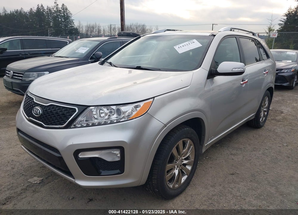 2011 KIA SORENTO SX V6 VIN: 5XYKWDA23BG137915