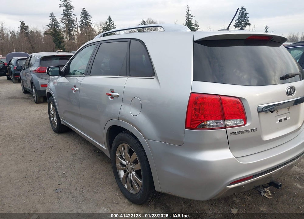2011 KIA SORENTO SX V6 VIN: 5XYKWDA23BG137915